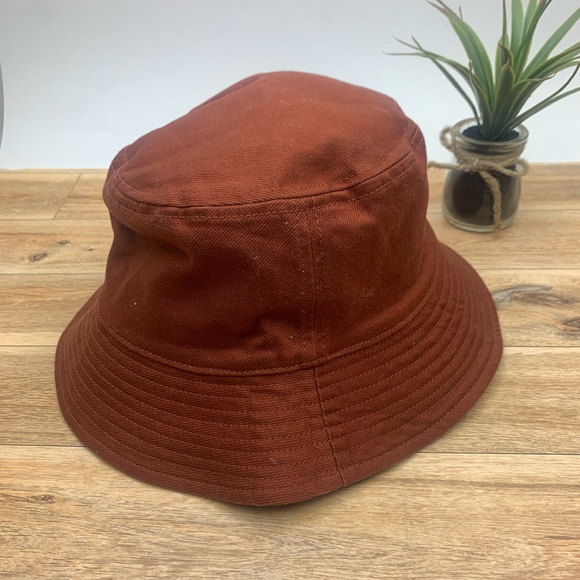 Madewell Accessories - Madewell Reversible Short Brim Bucket Hat